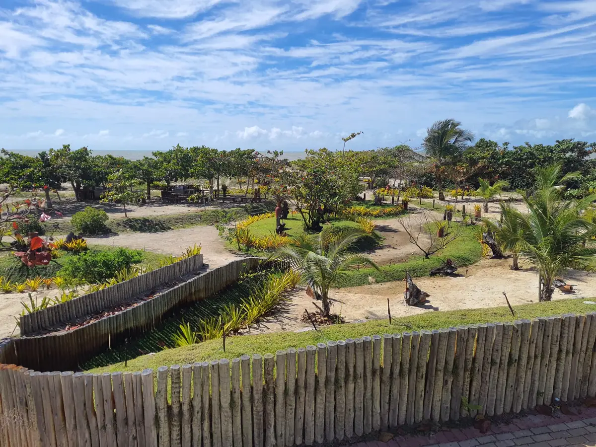 Jardim com vista para o rio